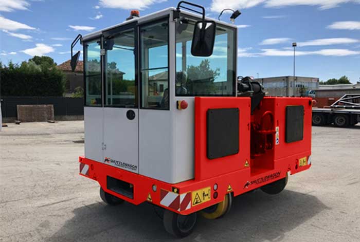 Shuttlewagon, Powered by Colmar - SWXe 50 - red
